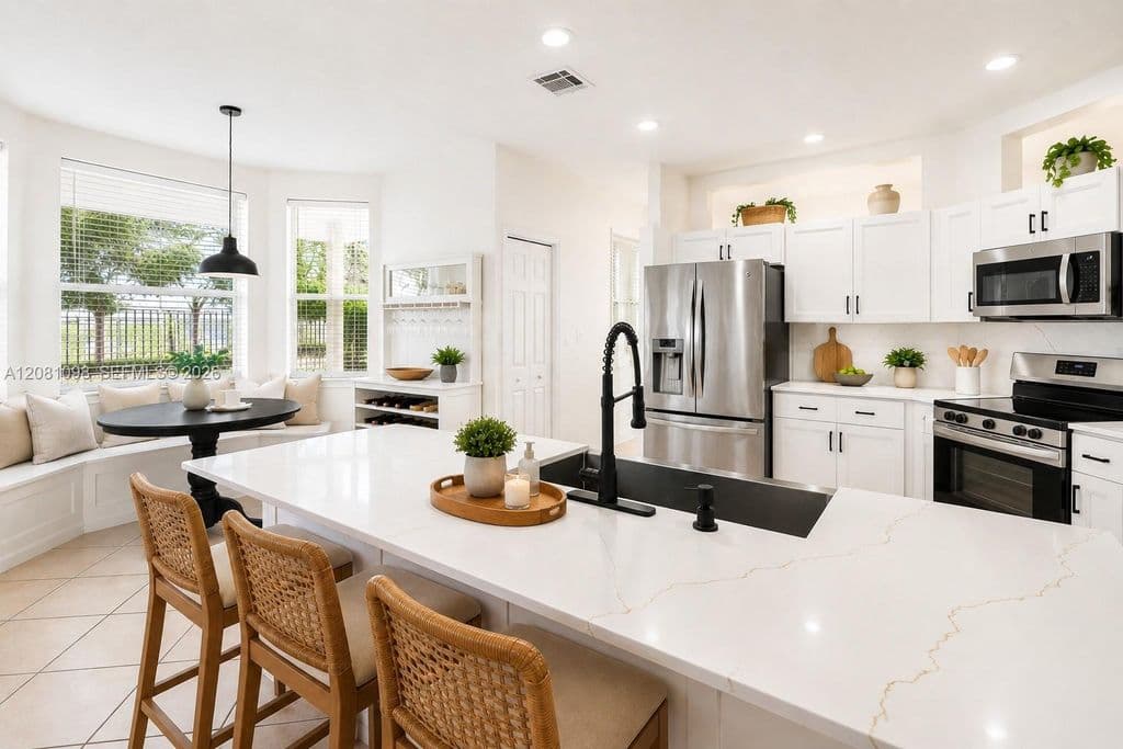 4+1 Müstakil ev — 18222 SW 27th St