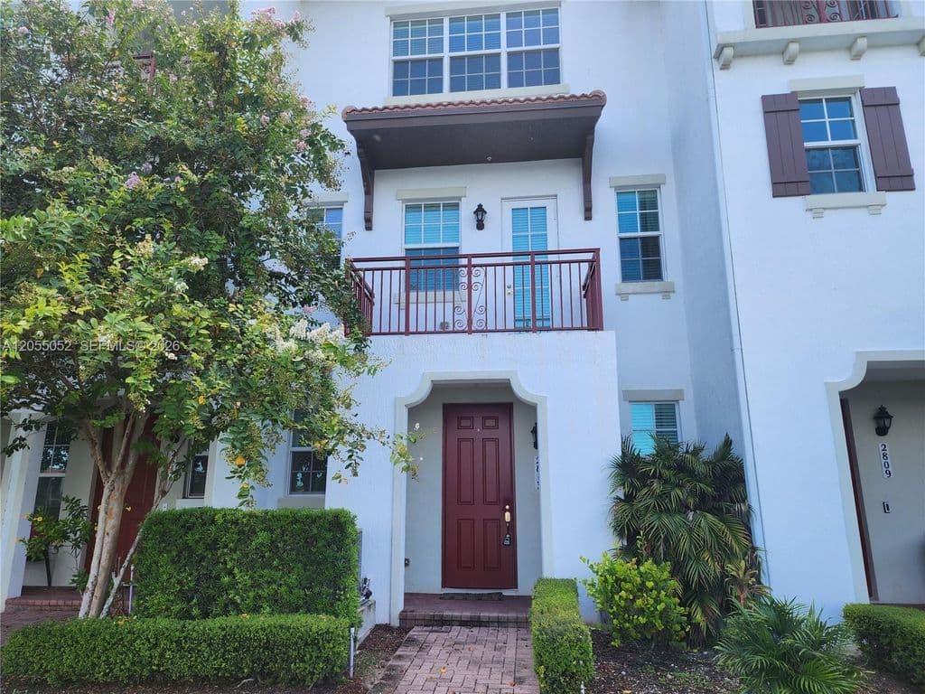 3+1 Mülk — 2813 SW 119th Way