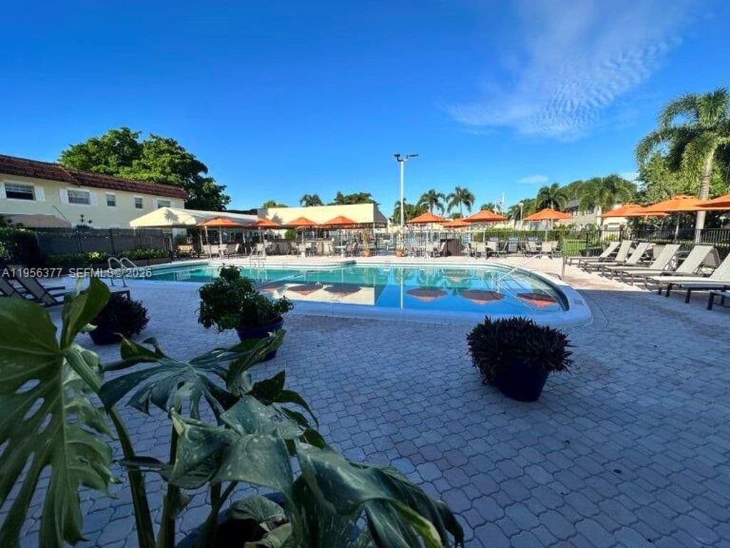 2-bedroom Condo — 5661 SW 2nd Ct APT 101
