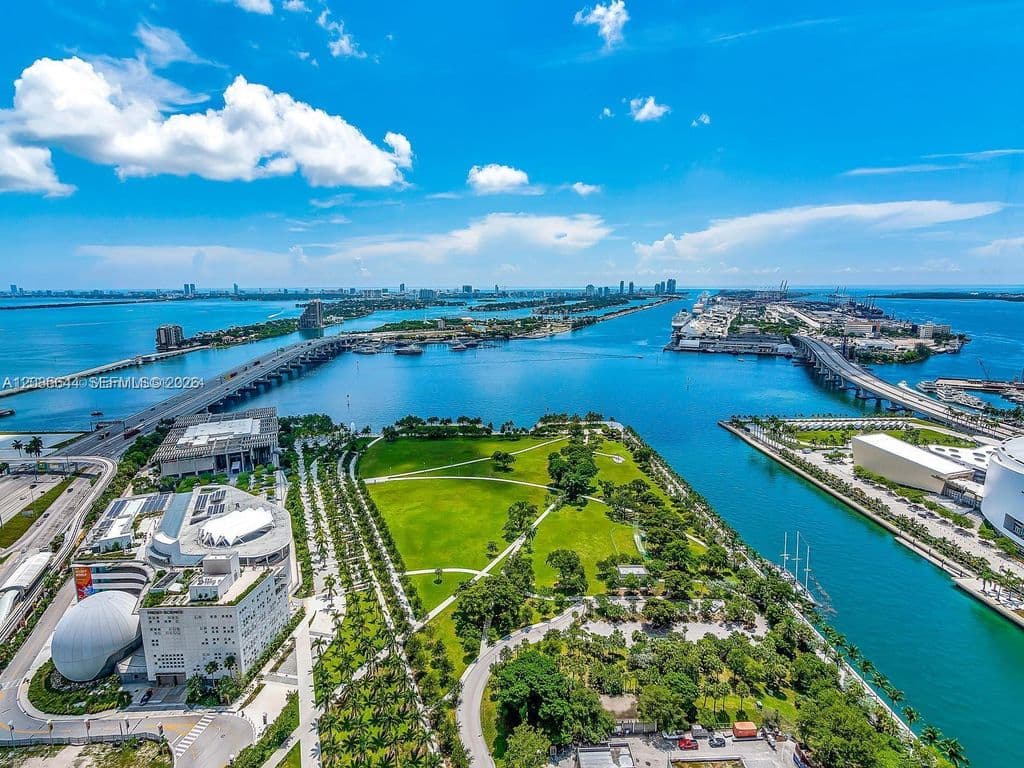4+1 Condo — 1000 Biscayne Blvd Unit 4802
