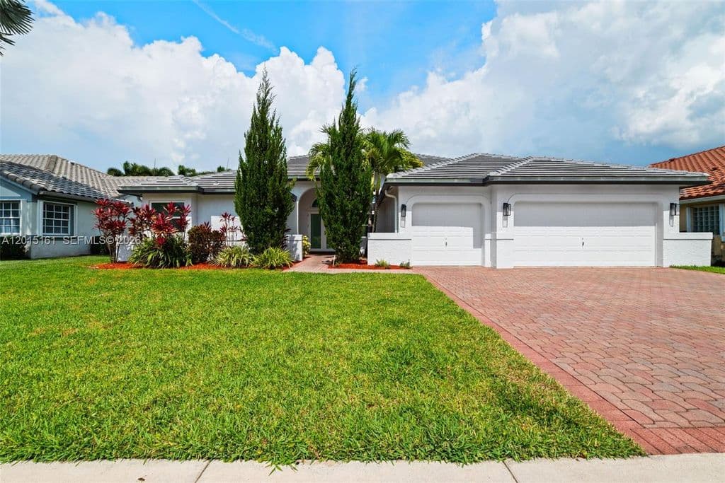 4-bedroom Single-Family Home — 3292 Ridge Trce