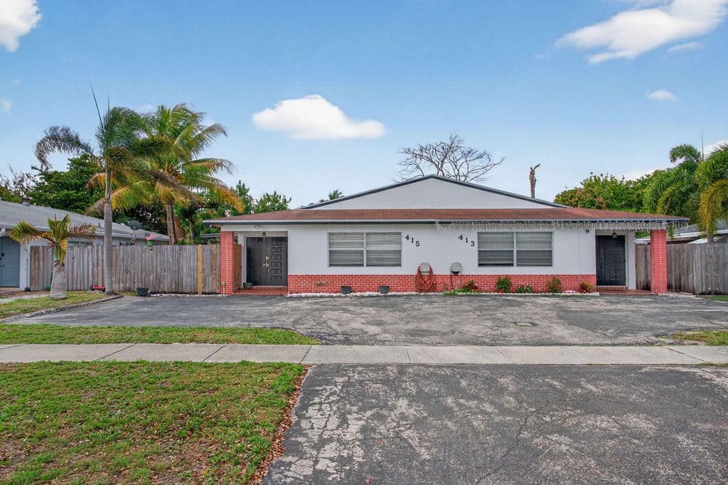2-bedroom Single-Family Home — 415 SW 61st Terrace