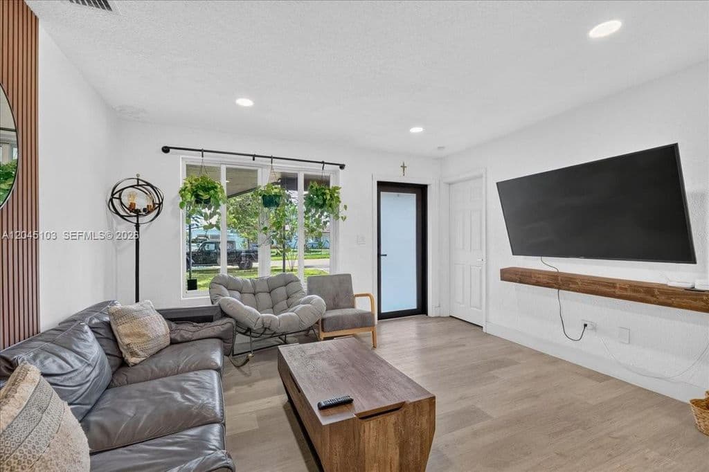 3-bedroom Single-Family Home — 1131 N 75th Ave