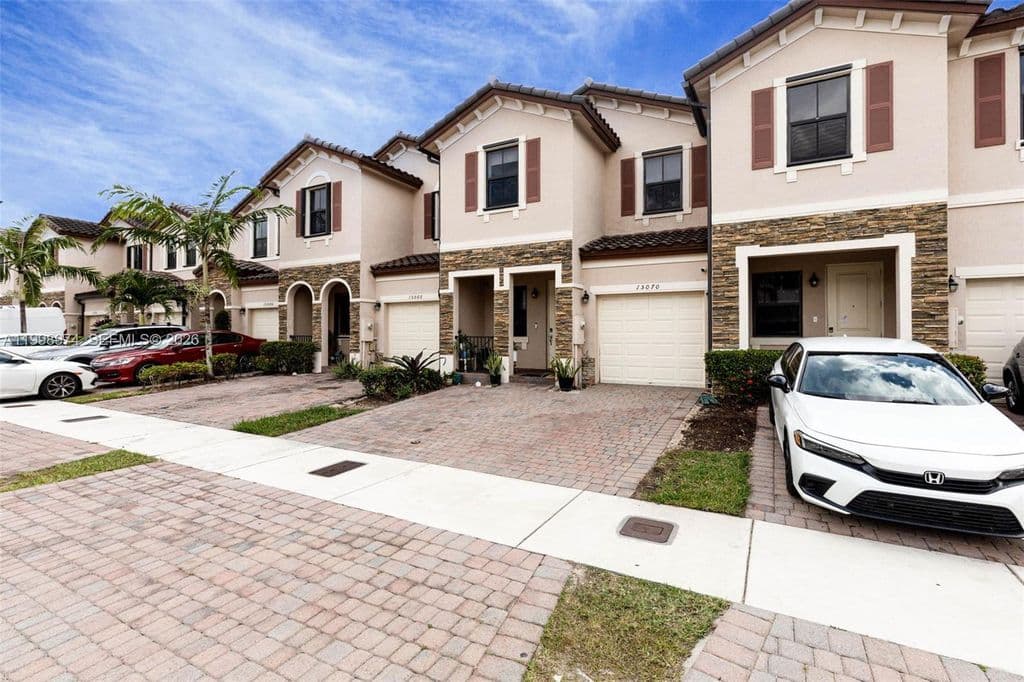 4-bedroom Property — 15070 SW 119th Ln