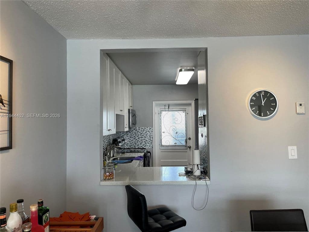2-bedroom Condo — 2300 Park Ln APT 201