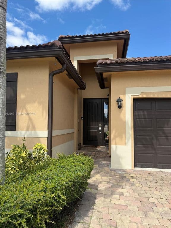 4-bedroom Single-Family Home — 12071 SW 253rd St
