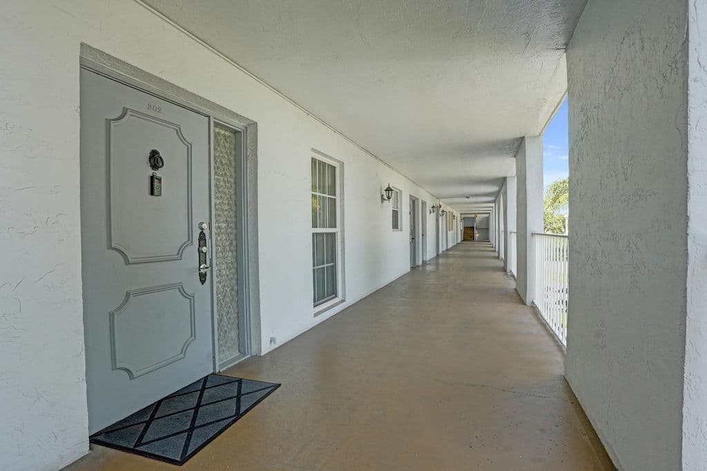 2+1 Condo — 7980 N FRENCH Drive #3-202