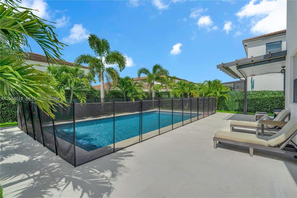 4+1 Müstakil ev — 12924 SW 229th St