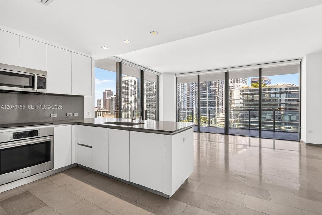 2-bedroom Condo — 88 SW 7th St APT 1511