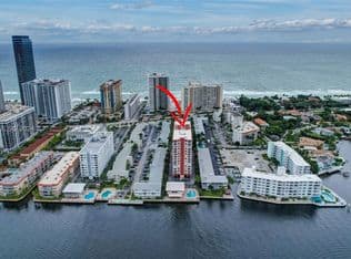 1+1 Condo — 3161 S Ocean Dr APT 203, Hallandale Beach, 33009