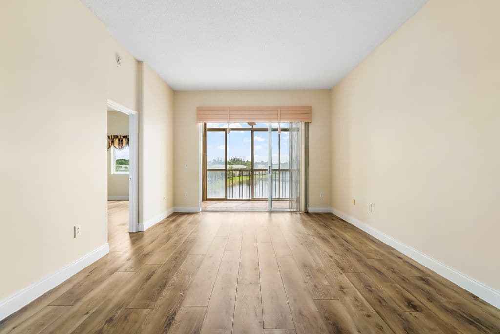 2+1 Condo — 7904 Trent Drive #410