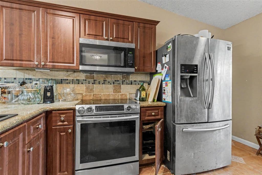 2+1 Müstakil ev — 5510 Lakewood Cir S APT A