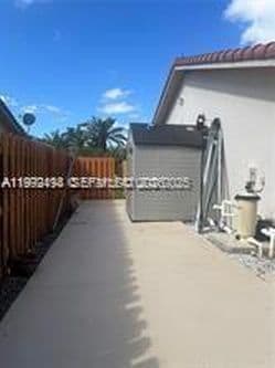 4+1 Müstakil ev — 15751 SW 141st Ct