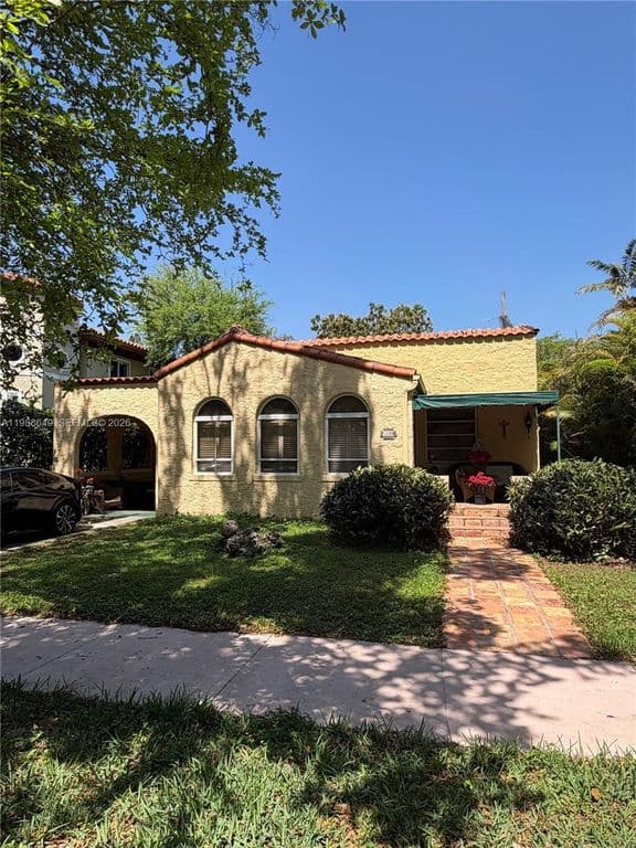 2+1 Müstakil ev — 1209 Mariana Ave