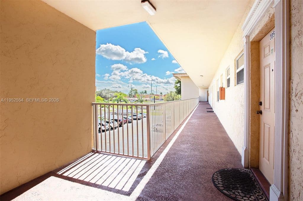 2-bedroom Condo — 4151 NW 41st St APT 301