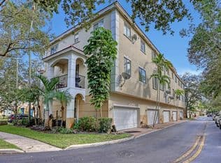 3-bedroom Townhouse — 2850 S Oasis Drive, Boynton Beach, 33426