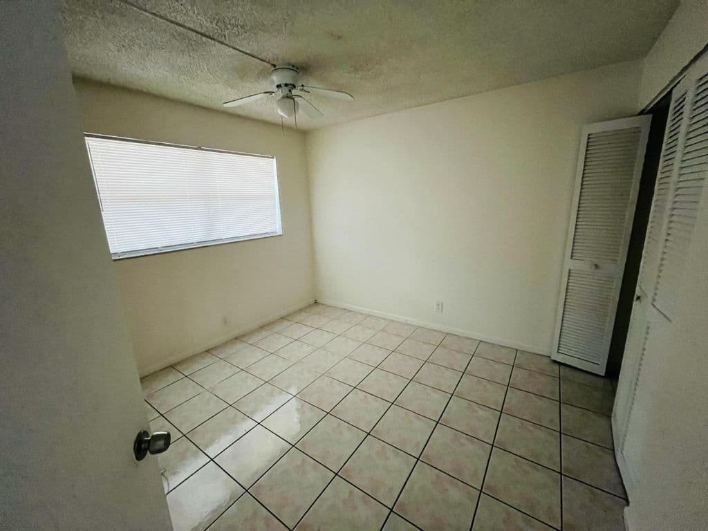 2+1 Condo — 9911 Sandalfoot Boulevard #112