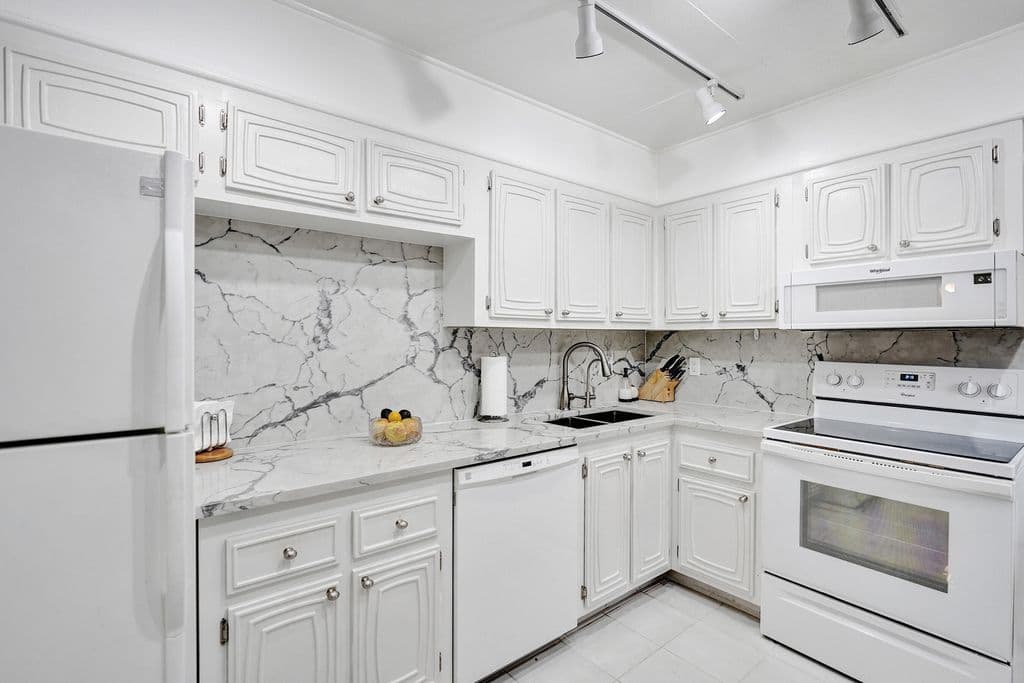 2-bedroom Condo — 6461 NW 2nd Avenue #116