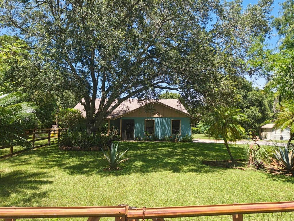 3-bedroom Single-Family Home — 13881 42nd Road N