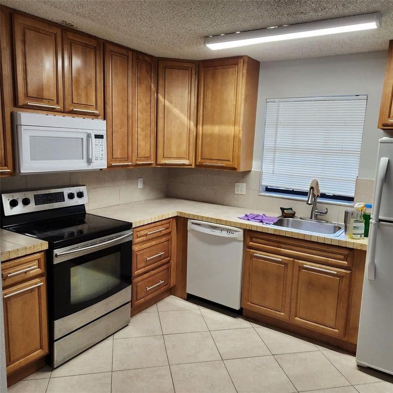 3+1 Condo — 3634 NW 95th Terrace #3634