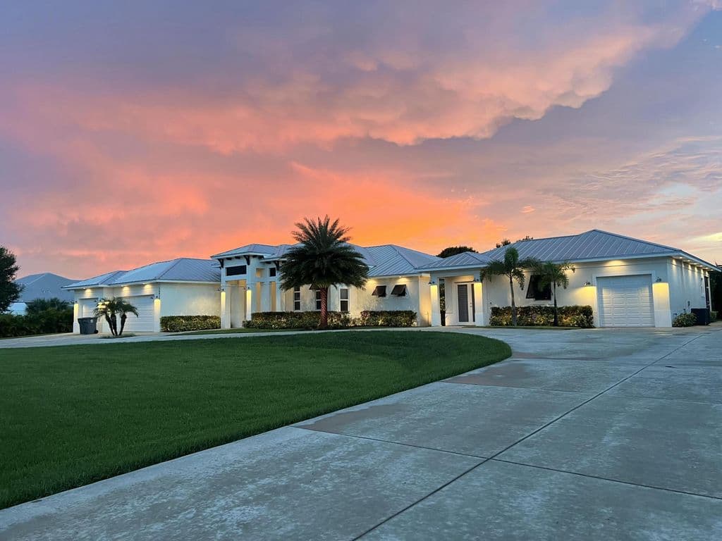 5-bedroom Single-Family Home — 16475 76TH Trail N