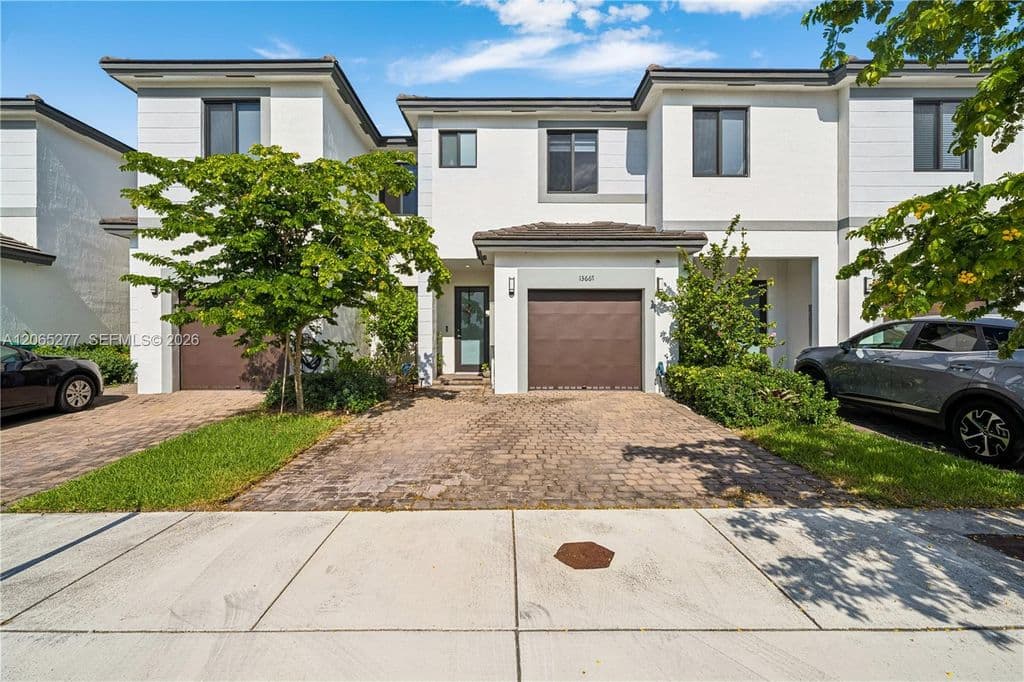 3-bedroom Property — 13667 SW 157th Ct