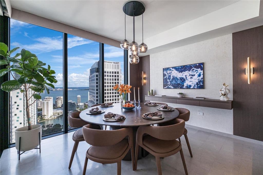 3+1 Condo — 68 SE 6th St APT 3711