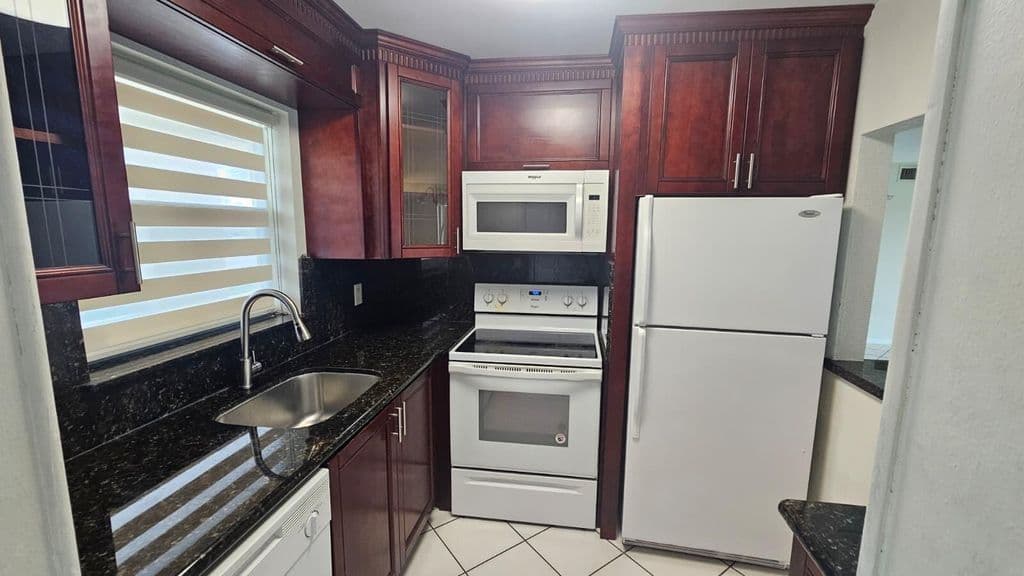 2+1 Condo — 9911 Sandalfoot Boulevard #116