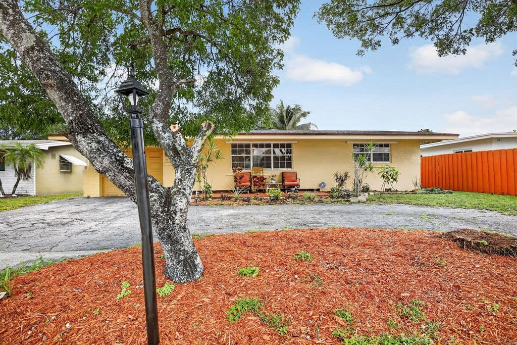 4-bedroom Single-Family Home — 1411 NW 89th Avenue
