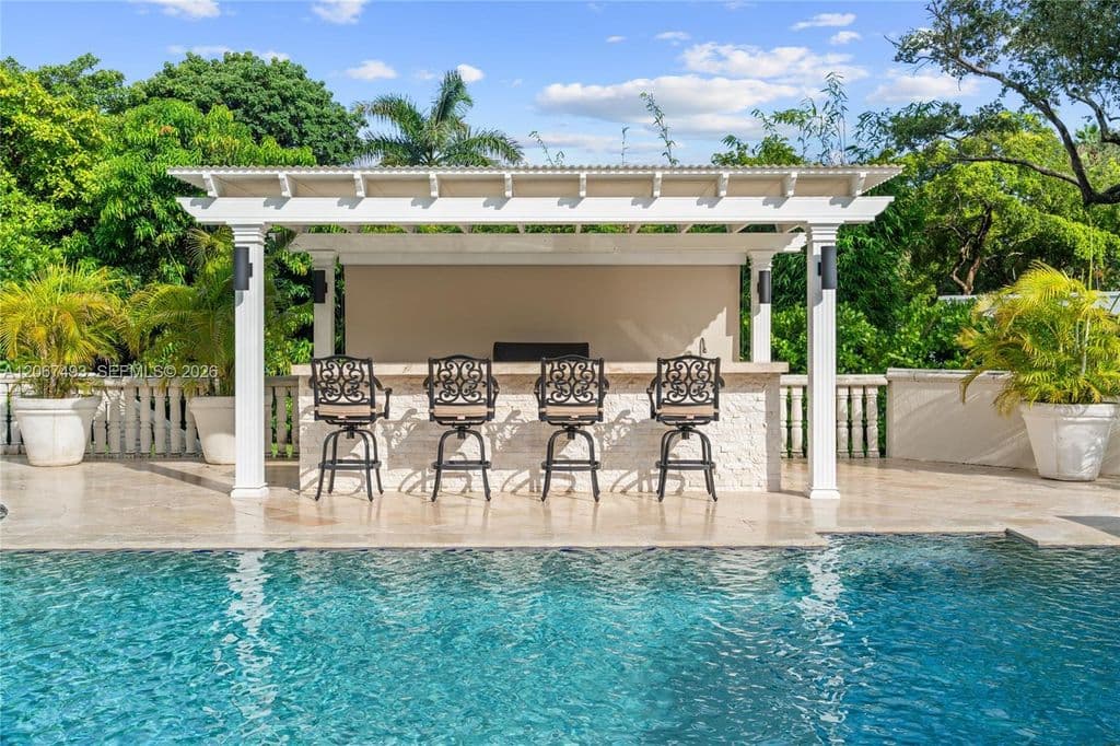 6+1 Müstakil ev — 5720 SW 128th St