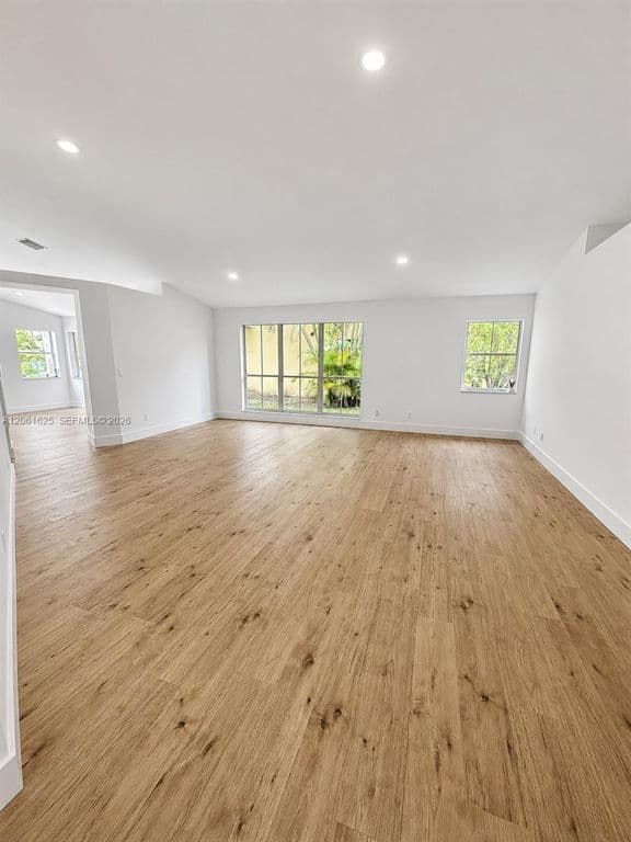 5-bedroom Single-Family Home — 19179 NW 22nd St