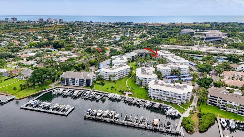 2+1 Condo — 1013 BAY COLONY Drive S