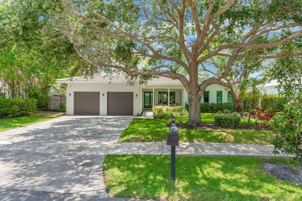 4-bedroom Single-Family Home — 1716 Middle River Drive