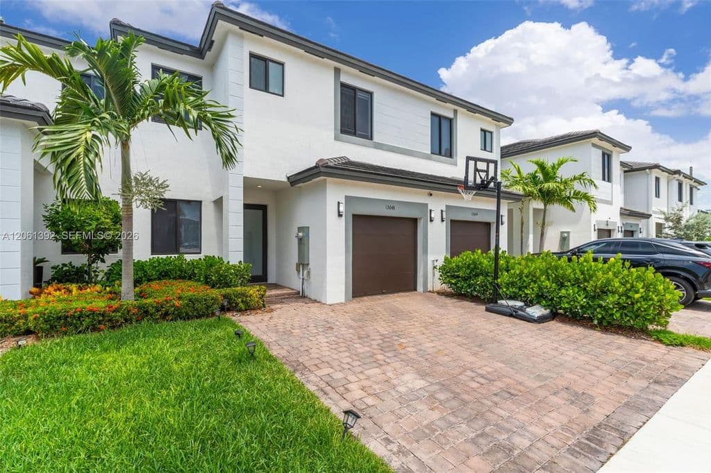 3-bedroom Property — 13648 SW 157th Ct #13648
