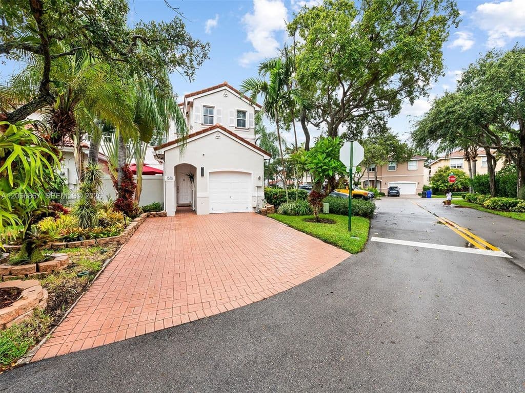 3-bedroom Property — 1515 Seagrape Way