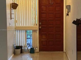 4+1 Müstakil ev — 15039 SW 89th Terr Road, Miami, 33196