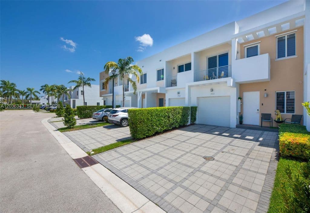4-bedroom Property — 7117 NW 103rd Path