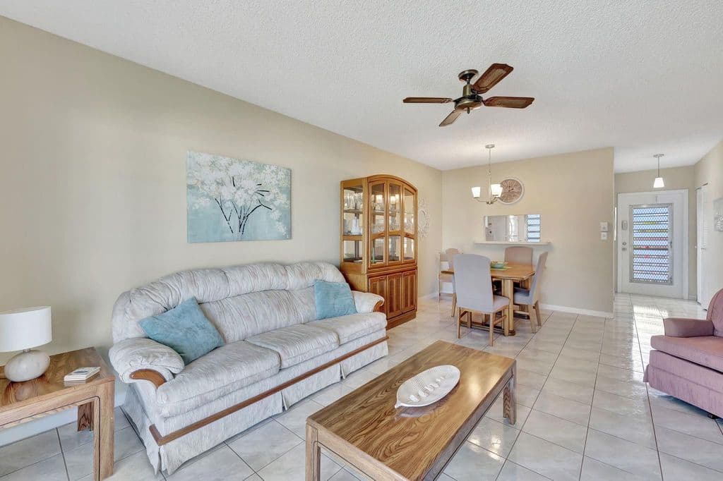 2+1 Condo — 4431 NW 16th Street #303
