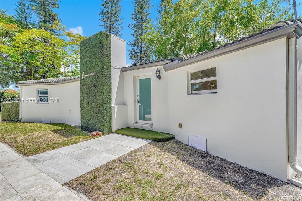 3+1 Müstakil ev — 15 NE 95th St