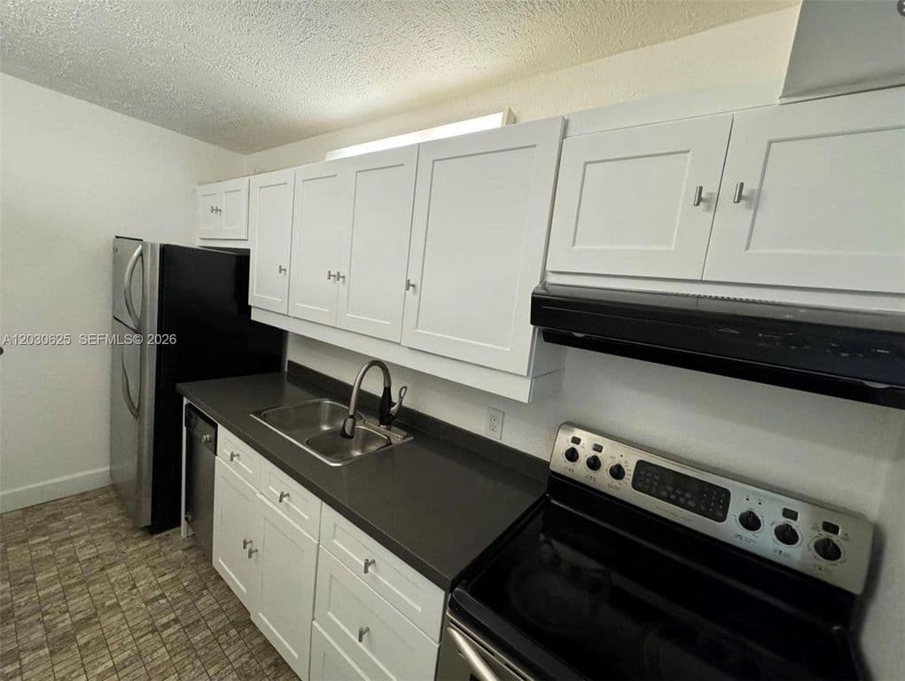 1+1 Condo — 1251 NE 108th St APT 409