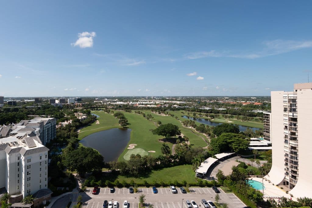 2-bedroom Condo — 2400 PRESIDENTIAL Way #PH6