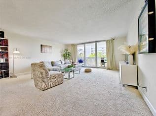 2+1 Condo — 400 NE 12th Ave APT 306, Hallandale Beach, 33009