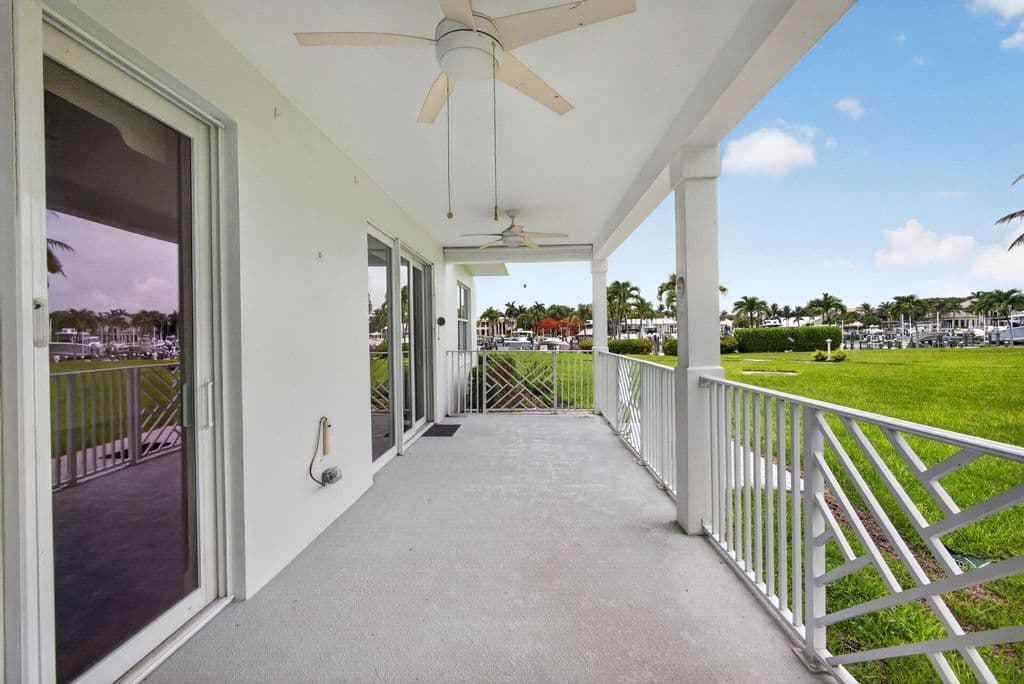 3+1 Condo — 712 Bay Colony Drive S