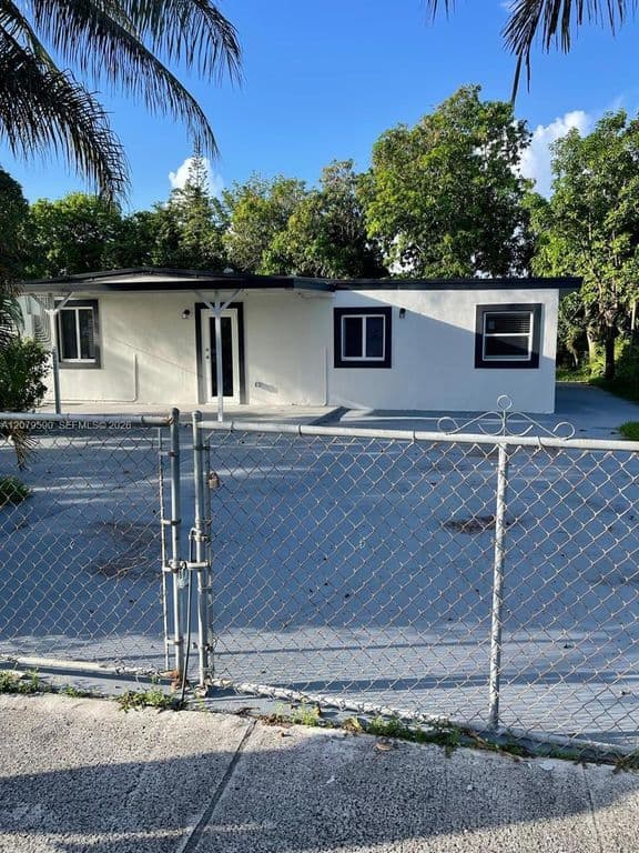 4-bedroom Single-Family Home — 5764 E 5th Ave