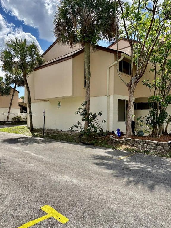 4-bedroom Property — 8208 NW 9th Ct #1