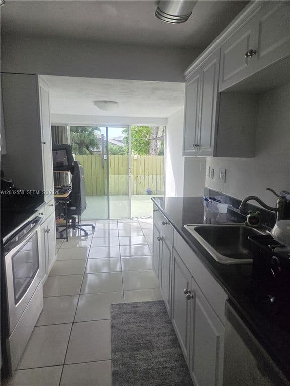 3-bedroom Single-Family Home — 11871 SW 123rd Pl