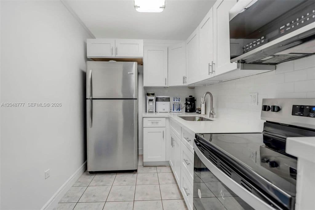 1+1 Condo — 8501 NW 8th St APT 110