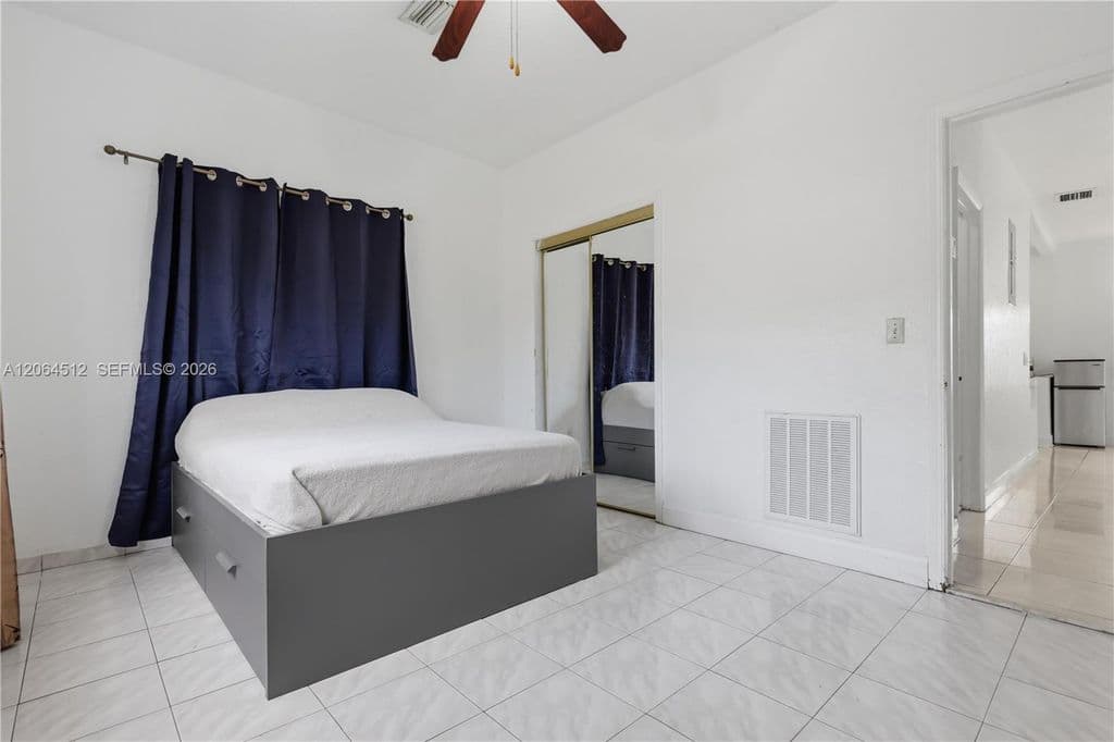 4+1 Müstakil ev — 6448 Funston St