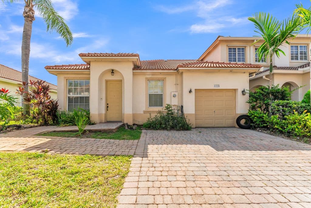 3-bedroom Property — 1723 NW 78TH Way #1723