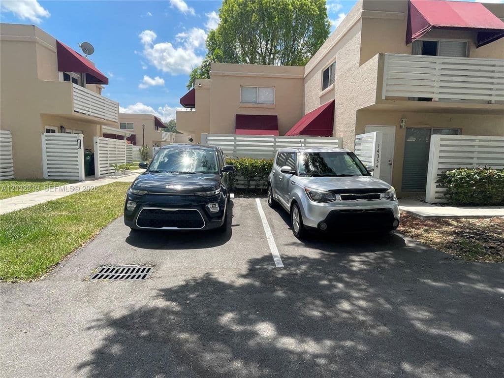 3-bedroom Property — 14356 SW 96th Ter